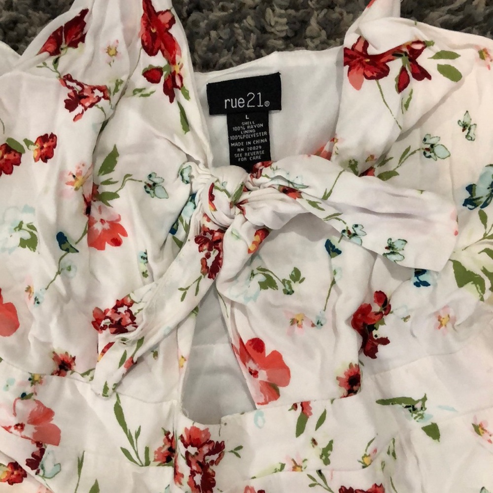 Romper - Picture 2 of 3